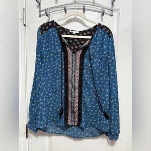 DR2 Daniel Rainn Blouse Womens M Boho Tassel Tie Blue Floral Top Roll Tab Sleeve